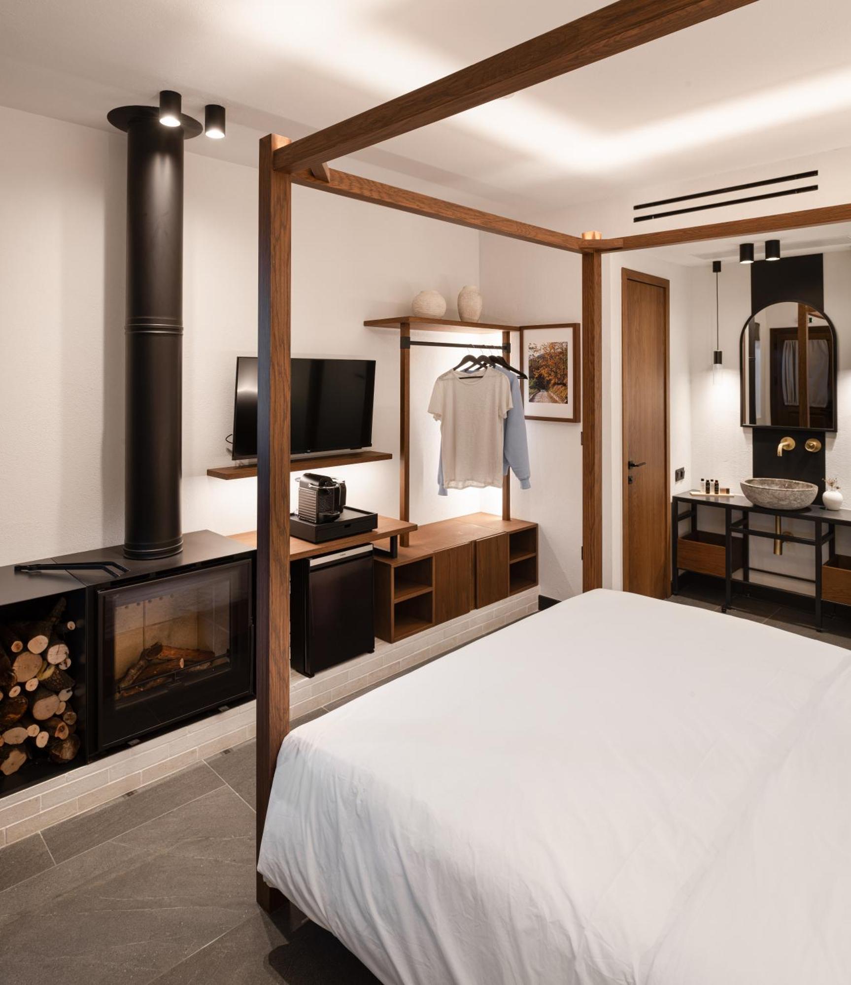Unedo All Seasons Boutique Hotel Palaios Panteleimonas Bagian luar foto