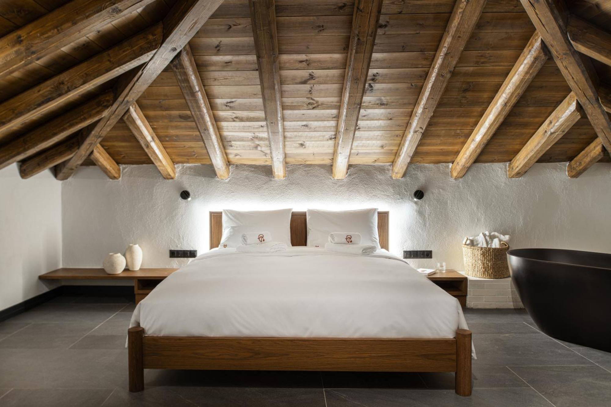 Unedo All Seasons Boutique Hotel Palaios Panteleimonas Bagian luar foto